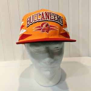 Tampa Bay Buccaneers vintage logo Mitchell and Ness Adult Hat
